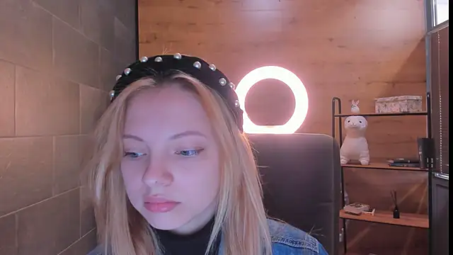 Snapshot of EmmaaMcDon chatting on 26, 4, 2026 EmmaaMcDon online show from 26, 4, 2026