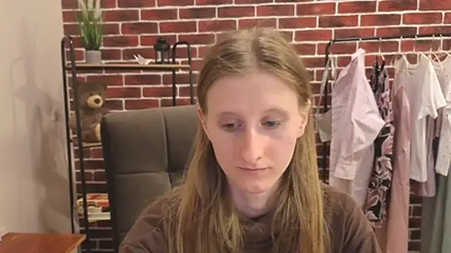 Snapshot of AliceeStone chatting on 29, 4, 2026 AliceeStone online show from 29, 4, 2026