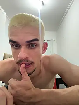 Snapshot of Santonn_ chatting on 29, 4, 2026 Santonn online show from 29, 4, 2026