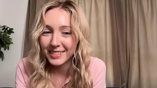 Snapshot of Kattie_Petite chatting on 25, 4, 2026 Kattie Petite online show from 25, 4, 2026