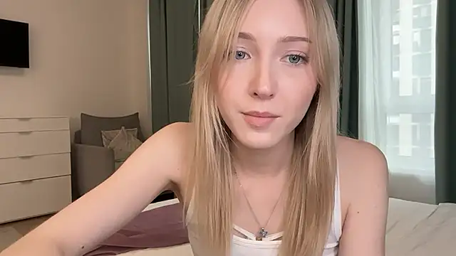 Snapshot of Kattie_Petite chatting on 7, 5, 2026 Kattie Petite online show from 7, 5, 2026
