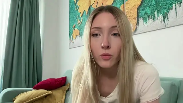 Snapshot of Kattie_Petite chatting on 22, 5, 2026 Kattie Petite online show from 22, 5, 2026