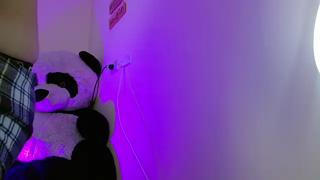 Snapshot of aprildumont chatting on 20, 4, 2026 aprildumont online show from 20, 4, 2026