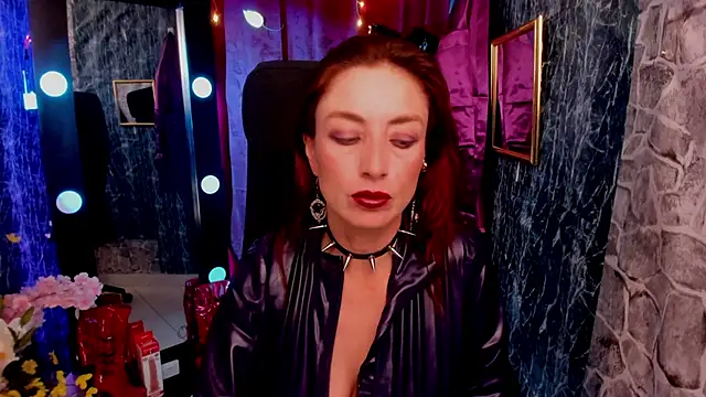 Queenscarlettsecret online show from 25, 4, 2026
