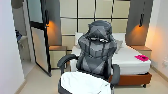 ruby jimenez18  online show from 18, 4, 2026