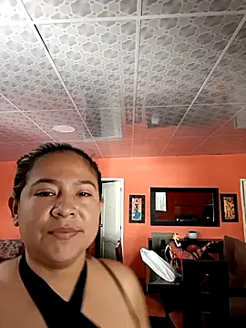 Snapshot of elisa-bebe chatting on 23, 4, 2026 elisa-bebe online show from 23, 4, 2026