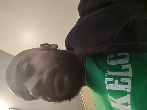 Snapshot of awwbabyyes77 chatting on 22, 5, 2026 awwbabyyes77 online show from 22, 5, 2026