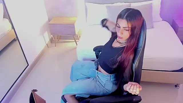 Snapshot of marylin_gold chatting on 27, 5, 2026 marylin gold online show from 27, 5, 2026