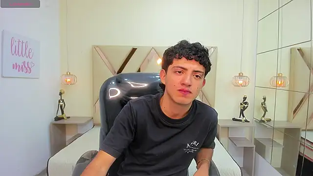 XebasTwink online show from 17, 4, 2026