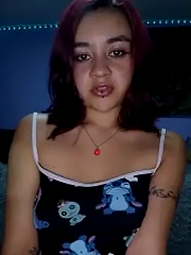 Snapshot of LucyStarveil chatting on 28, 4, 2026 LucyStarveil online show from 28, 4, 2026