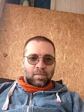 gayboyx77 online show from 16, 4, 2026