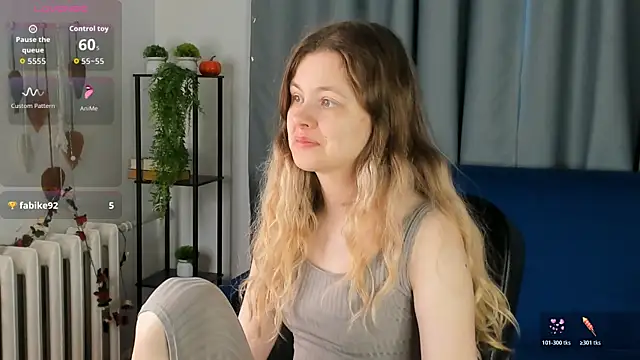 Glitch Doll online show from 29, 4, 2026