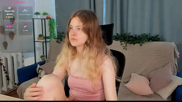 Glitch Doll online show from 3, 7, 2026