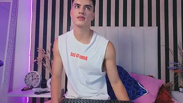 Snapshot of LeoTease chatting on 29, 4, 2026 LeoTease online show from 29, 4, 2026