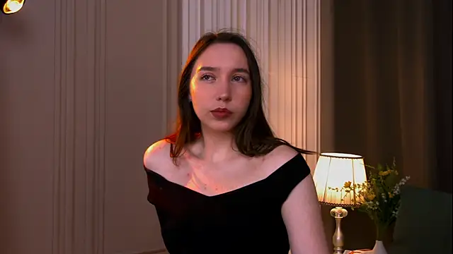 Suzaneey online show from 26, 6, 2026