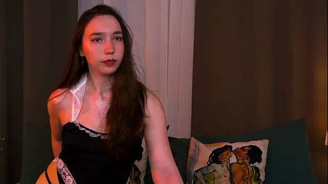 Suzaneey online show from 3, 7, 2026