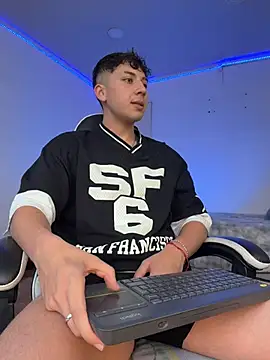 Snapshot of OLIVER_K chatting on 29, 6, 2026 OLIVER K online show from 29, 6, 2026