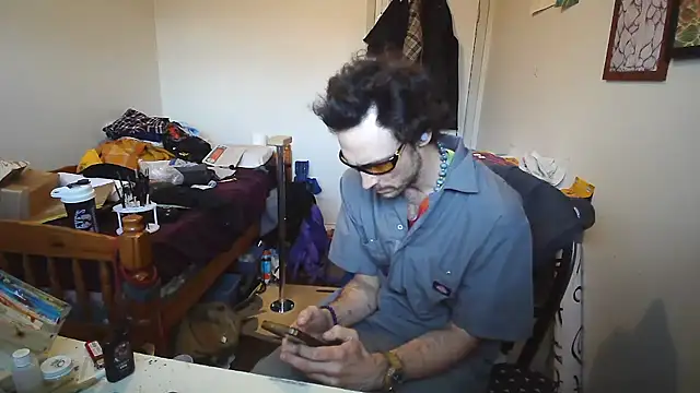 JohnnyMoves online show from 9, 5, 2026