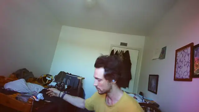 JohnnyMoves online show from 3, 6, 2026