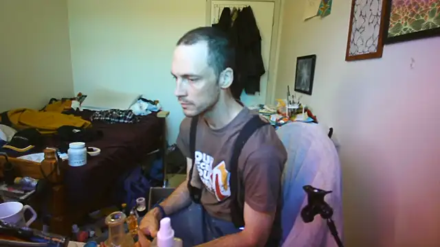 Snapshot of JohnnyMoves chatting on 21, 6, 2026 JohnnyMoves online show from 21, 6, 2026