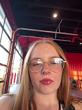 Snapshot of skyerose11 chatting on 15, 7, 2026 skyerose11 online show from 15, 7, 2026