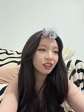 Snapshot of nide-baby chatting on 18, 4, 2026 nide-baby online show from 18, 4, 2026