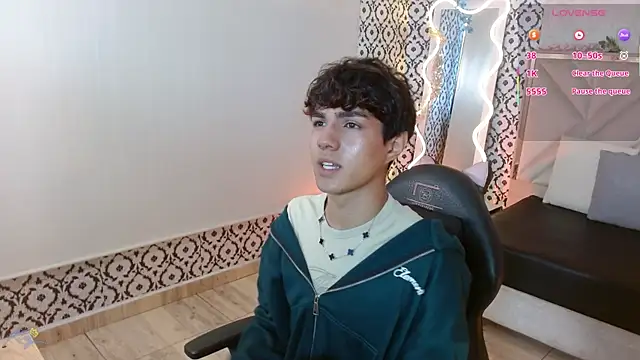 Snapshot of Damian_tay chatting on 22, 4, 2026 Damian tay online show from 22, 4, 2026