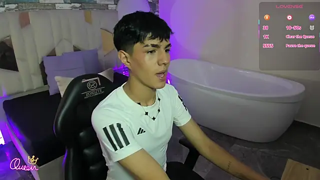 Snapshot of Damian_tay chatting on 2, 5, 2026 Damian tay online show from 2, 5, 2026