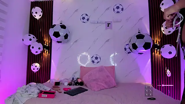 Sweet lia08 online show from 12, 7, 2026