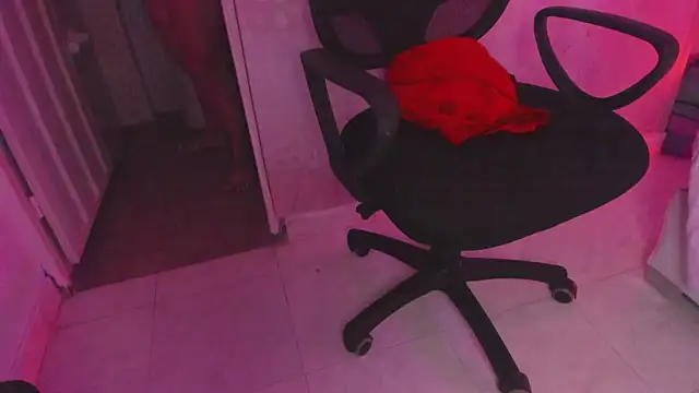 Snapshot of NATASHAMARTIX chatting on 28, 4, 2026 NATASHAMARTIX online show from 28, 4, 2026