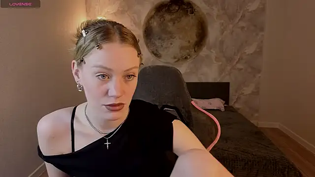 Snapshot of EvaHamilton chatting on 26, 4, 2026 EvaHamilton online show from 26, 4, 2026