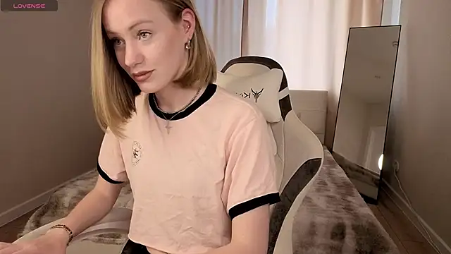 EvaHamilton online show from 14, 6, 2026