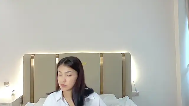 Snapshot of Maiaxoxo chatting on 4, 7, 2026 Maiaxoxo online show from 4, 7, 2026