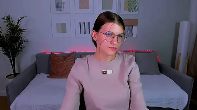 Snapshot of AnnaThorne chatting on 24, 4, 2026 AnnaThorne online show from 24, 4, 2026