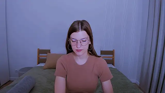 Snapshot of AnnaThorne chatting on 4, 5, 2026 AnnaThorne online show from 4, 5, 2026