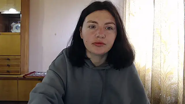 Snapshot of AlinaxJames chatting on 28, 4, 2026 AlinaxJames online show from 28, 4, 2026