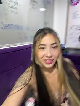 Snapshot of ManuelaVlez chatting on 21, 4, 2026 ManuelaVlez online show from 21, 4, 2026