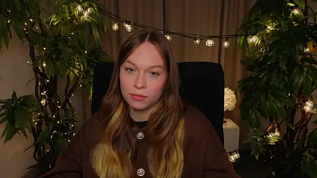 Snapshot of SylviaWhitaker chatting on 24, 4, 2026 SylviaWhitaker online show from 24, 4, 2026