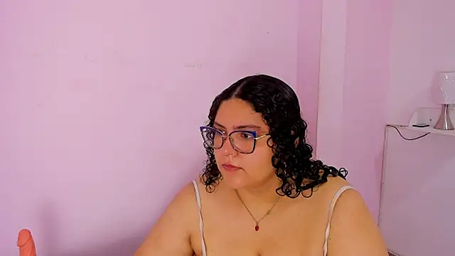 Snapshot of roxxxana_blake chatting on 10, 5, 2026 roxxxana blake online show from 10, 5, 2026