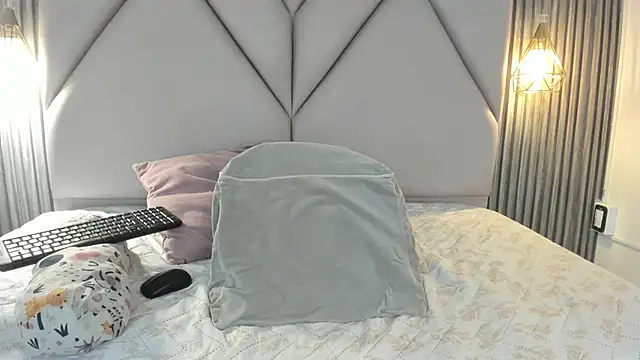 lolabunnysc online show from 5, 6, 2026