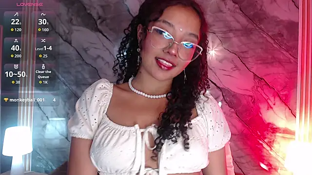 Snapshot of angeline_scot chatting on 21, 4, 2026 angeline scot online show from 21, 4, 2026