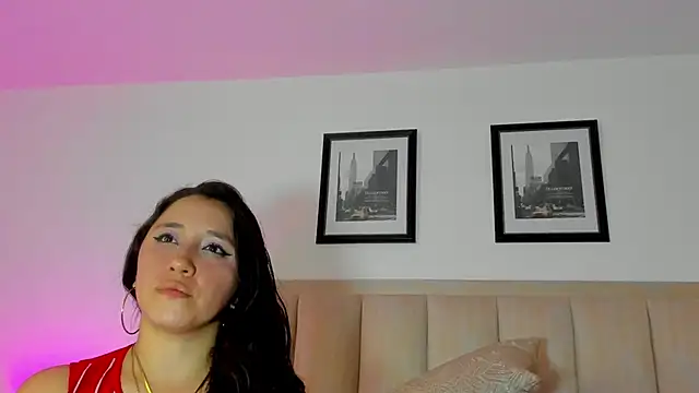 Snapshot of CatalinaSaanz chatting on 11, 6, 2026 CatalinaSaanz online show from 11, 6, 2026