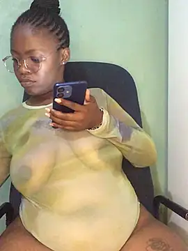 Snapshot of TheEmpressLushXO chatting on 18, 4, 2026 TheEmpressLushXO online show from 18, 4, 2026