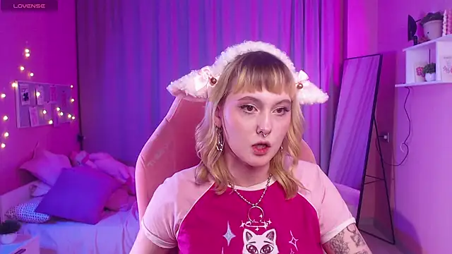 Snapshot of Emma_Thomps chatting on 27, 4, 2026 Emma Thomps online show from 27, 4, 2026