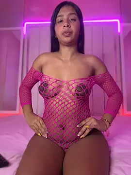 Snapshot of Adara_petite chatting on 25, 4, 2026 Adara petite online show from 25, 4, 2026