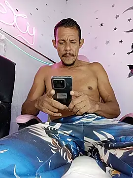 Snapshot of El_junior21 chatting on 8, 6, 2026 El junior21 online show from 8, 6, 2026