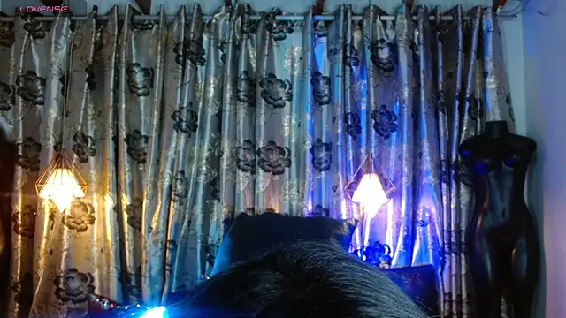 Hecate doll online show from 29, 4, 2026