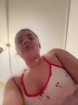 Snapshot of kitty_cutess chatting on 7, 5, 2026 kitty cutess online show from 7, 5, 2026