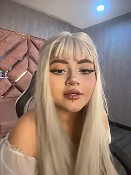 Snapshot of lya_nekko_ chatting on 7, 5, 2026 lya nekko online show from 7, 5, 2026