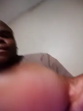 Snapshot of W0rthiit chatting on 24, 4, 2026 W0rthiit online show from 24, 4, 2026